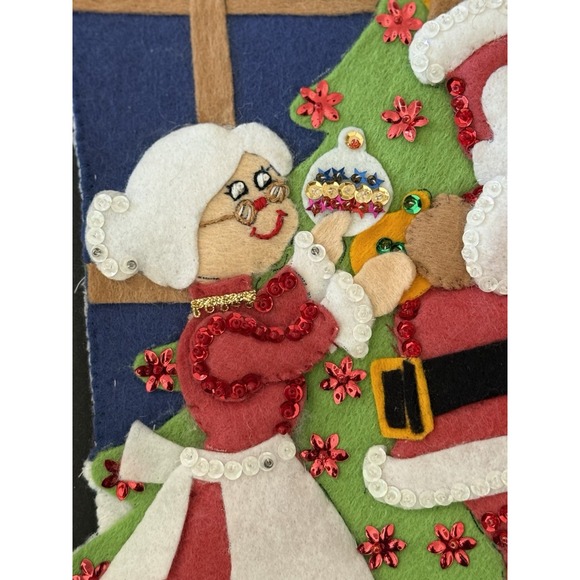VTG 90s Paragon Finished Felt Christmas Stocking MR & MRS CLAUS DECORATING TREE - Picture 4 of 15